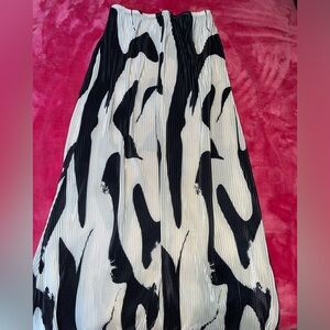 Graphic print plisse skirt